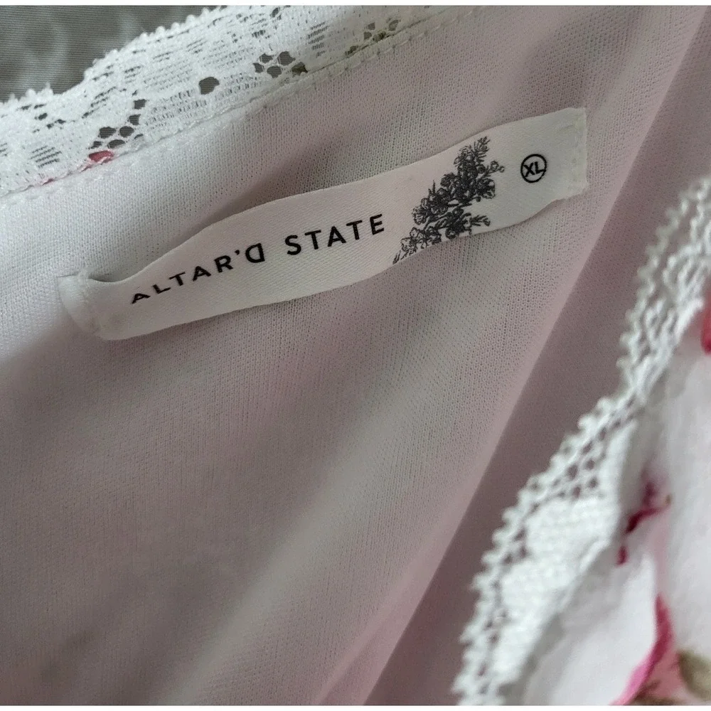 Altar'd State Milla Floral Lace Puff Sleeve Crop Top Pink Princescore  Dollette